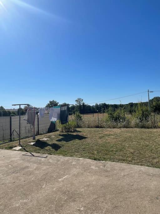 Une Maison Equipee Et Simple. Villa Nevers Esterno foto